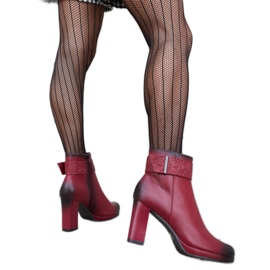 Piros bokacsizma, dekoratív Creil pánttal