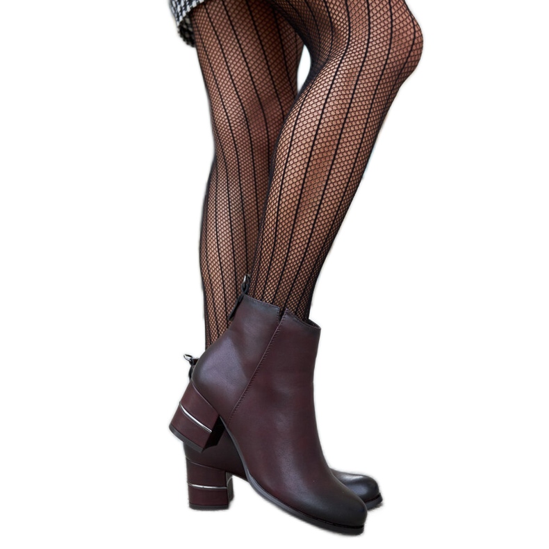 Bordó és fekete bokacsizma dekoratív Batista sarokkal piros