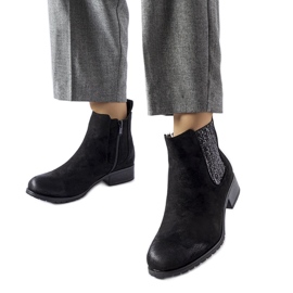 Fekete lapos bokacsizma dekoratív Arnoux betéttel Fekete lapos bokacsizma dekoratív Arnoux betéttel