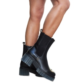 Fekete masszív, hőszigetelt Sergente csizma