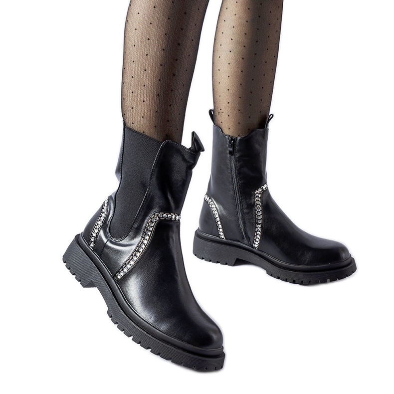 Fekete bokacsizma Anastasio cirkóniákkal díszítve Fekete bokacsizma Anastasio cirkóniákkal díszítve