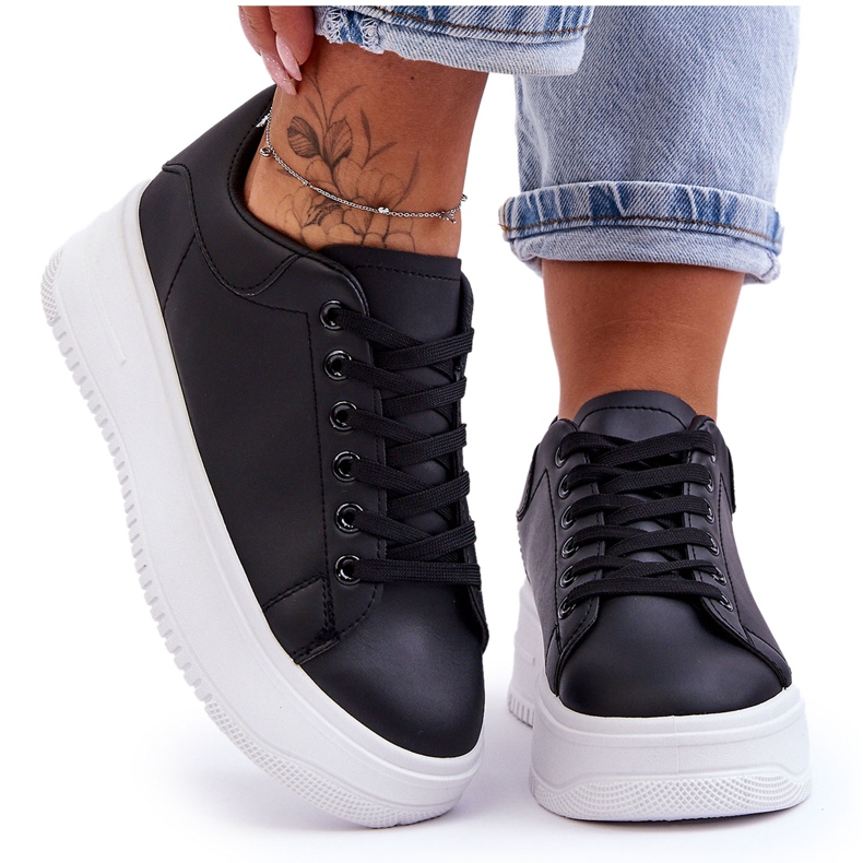 Női klasszikus sportcipő fekete-fehér