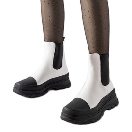 Fehér bokacsizma sportos Ermanno talppal Fehér bokacsizma sportos Ermanno talppal