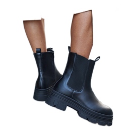 Fekete bokacsizma a Placido platformon