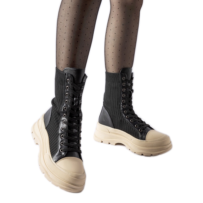 Fekete zoknis cipő világos Vitto talppal