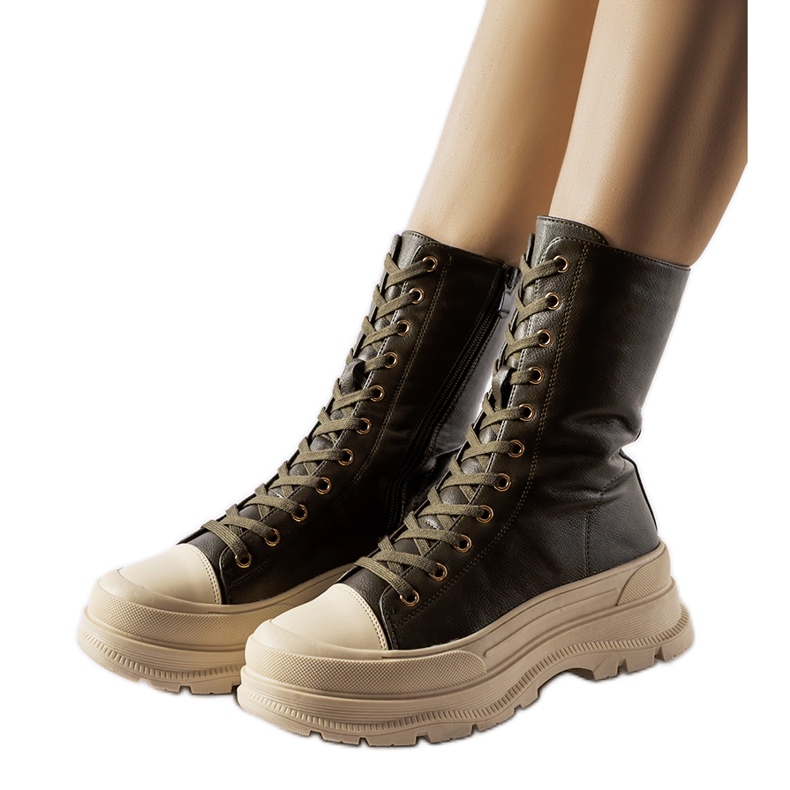 Giselda sötétzöld cipő vastag talppal