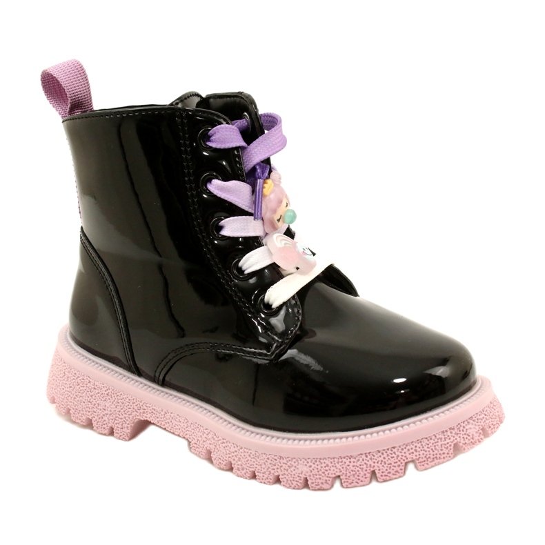 Lakkozott csizma dekoratív kapcsokkal Miss 23DZ23-6582 fekete