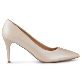 Púder, alacsony női magassarkú bézs