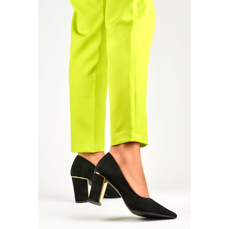 Női fekete velúr pumpák kényelmes magassarkúval