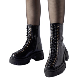 Fekete szigetelt csizma Amla kötéssel díszítve