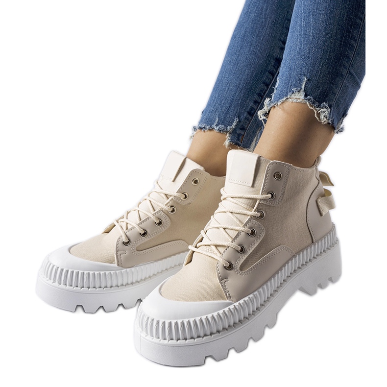 Inna Bézs színű tornacipő magas Grotta platformon