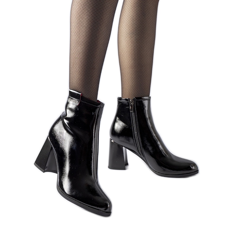 Fekete szigetelt lakk Carcare bokacsizma