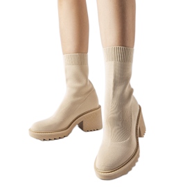 Bézs bokacsizma rugalmas felsőrésszel Cadiz