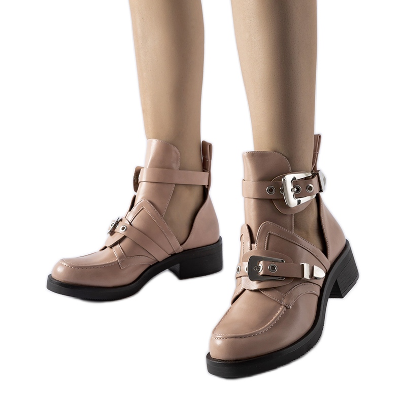 Sperone rózsaszín bokacsizma kivágásokkal