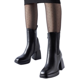 Fekete szigetelt bokacsizma masszív Adamo sarokkal