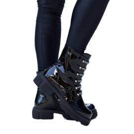 Fekete lakkozott bokacsizma Sfaranda strasszokkal