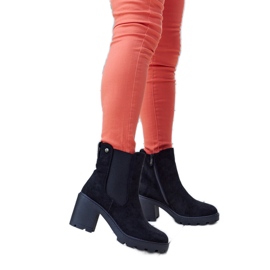 Fekete szigetelt, öko-velúr bokacsizma a Caio-tól