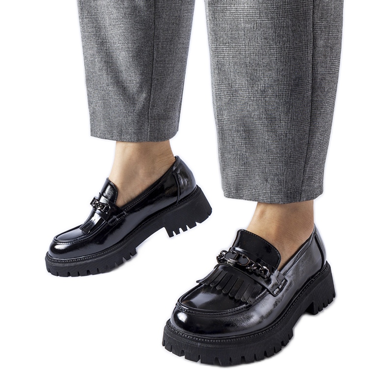 Fekete lakkozott naplopók csattal az Agordina-tól