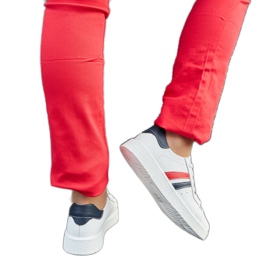 Fehér bőr fűzős tornacipő