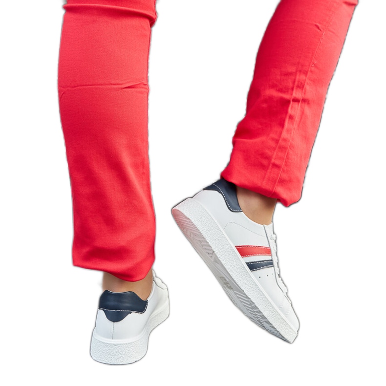 Fehér bőr fűzős tornacipő