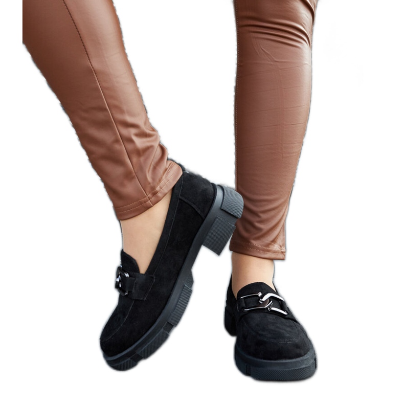 Fekete masszív mokaszinok csattal