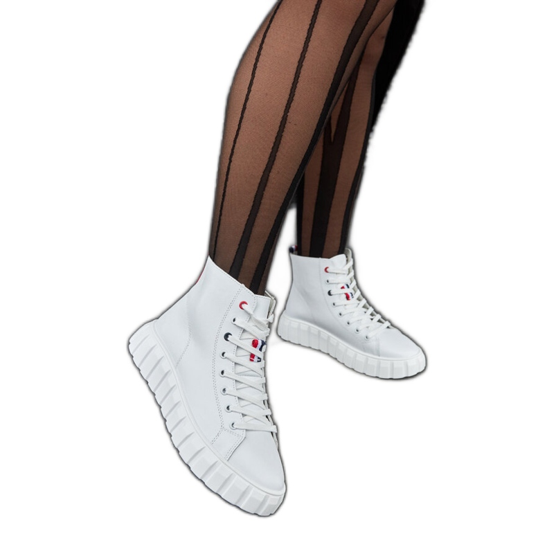 Inna Carassai hosszú fehér bőr tornacipő Inna Carassai hosszú fehér bőr tornacipő