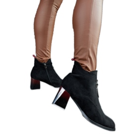 Fekete bokacsizma patentos sarokkal Fekete bokacsizma patentos sarokkal