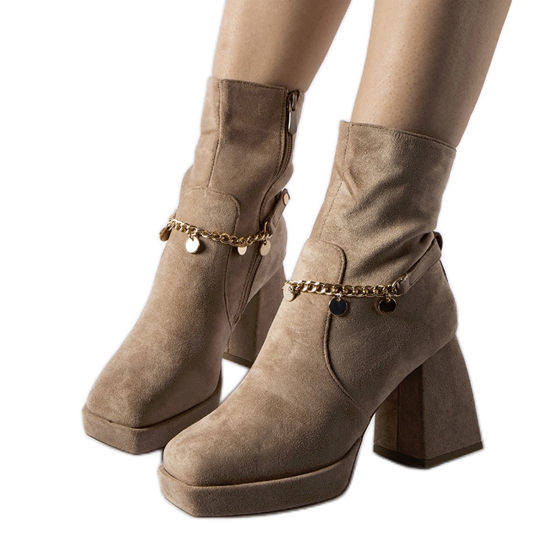 Bézs színű hőszigetelt bokacsizma Saviore medállal