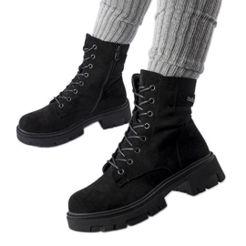 Fekete, enyhén szigetelt, öko-velúr csizma a Cunha-tól