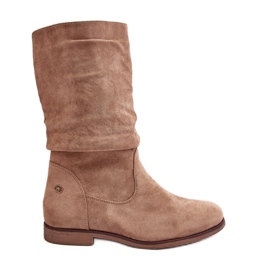 Bézs színű női csizma lapos sarkon, dörzsölt felső Kotine-val