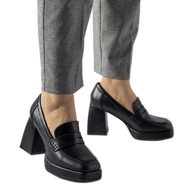 Black Reel magassarkú pumpák fekete