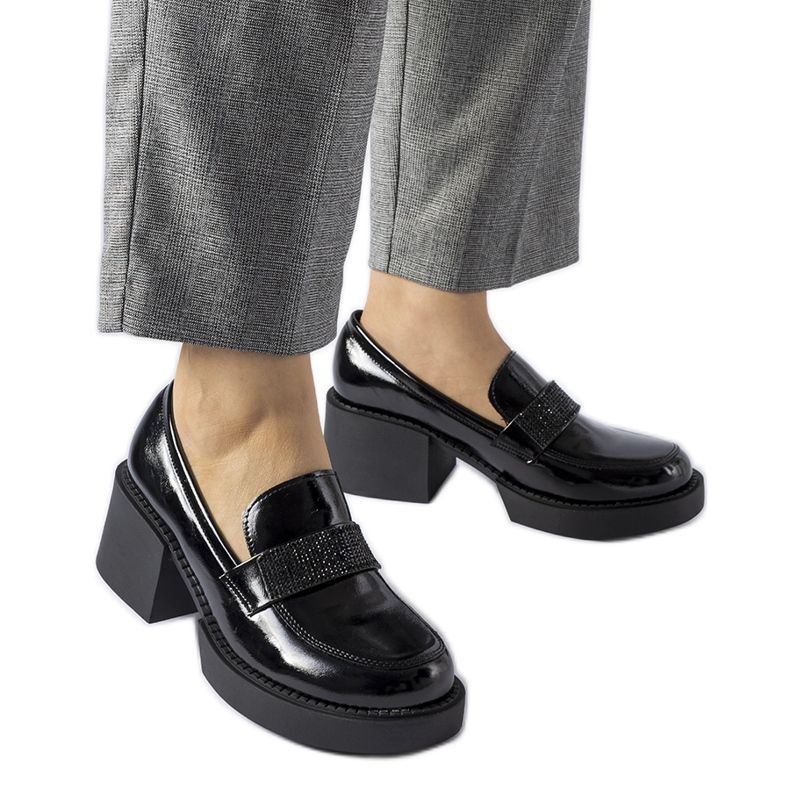 Fekete patentos pumpák Harrisburg sarokkal