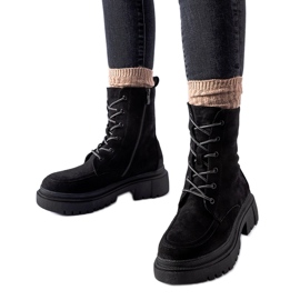 Fekete tornacipő masszív Riel talppal Fekete tornacipő masszív Riel talppal