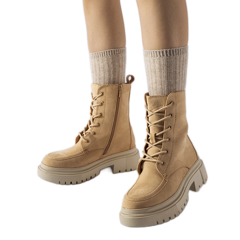 Barna csizma masszív Riel talppal