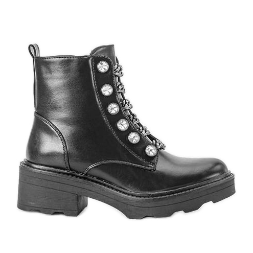 Fekete díszítésű Crys munkások