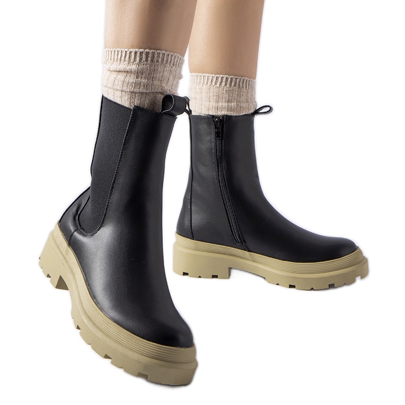 Fekete Georgette csizma olajbogyó talppal