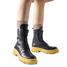 Fekete tornacipő színes Quennie talppal