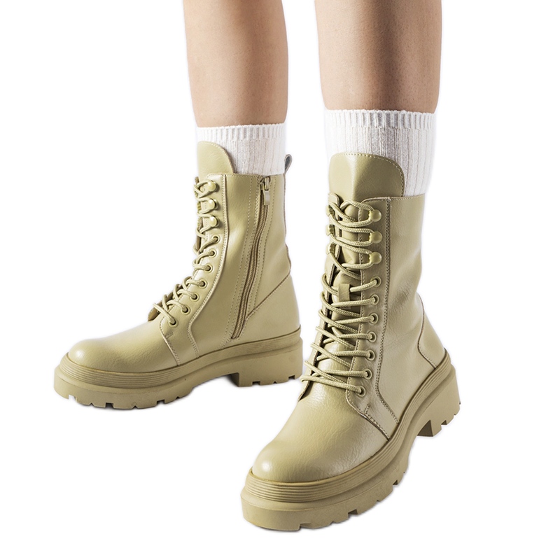 Zöld lapos csizma Zacharie védővel