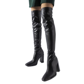 Fekete klasszikus magas sarkú csizma a Faubourg márkától Fekete klasszikus magas sarkú csizma a Faubourg márkától