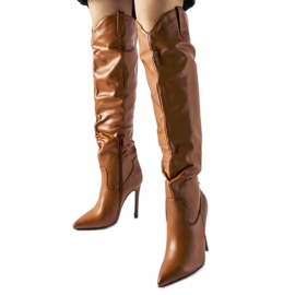 Barna csizma magas sarkú Ceratitól Barna csizma magas sarkú Ceratitól