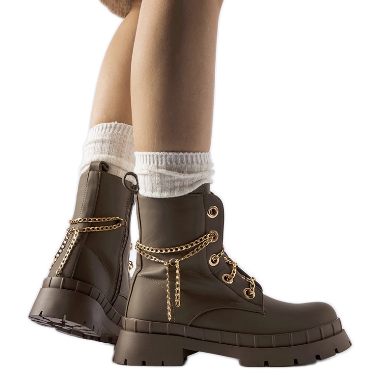 Barna túrabakancs Alcin lánccal