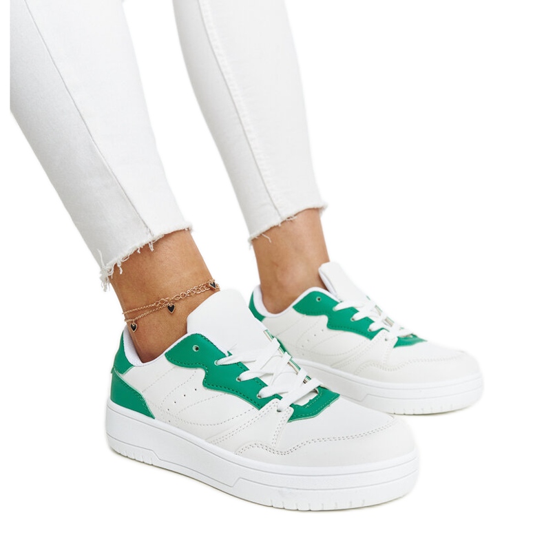 Fehér tornacipő zöld Fournie akcentussal