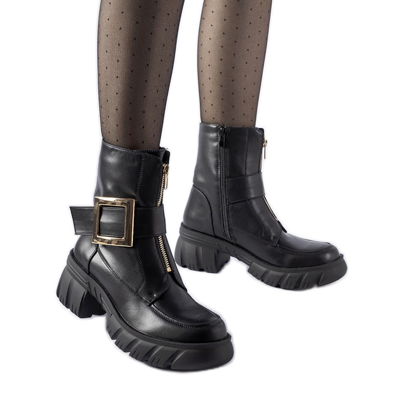 Fekete masszív bokacsizma Morgan csattal