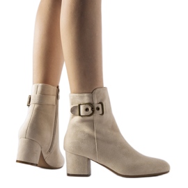 Bézs színű, alacsony sarkú bokacsizma öko-velúrból a Nemaha-tól