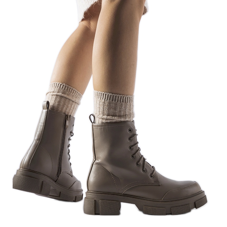 Szürke és barna szigetelt Cunningham munkások