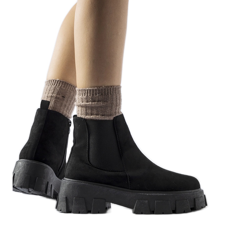 Fekete alacsony csizma masszív Willo talppal