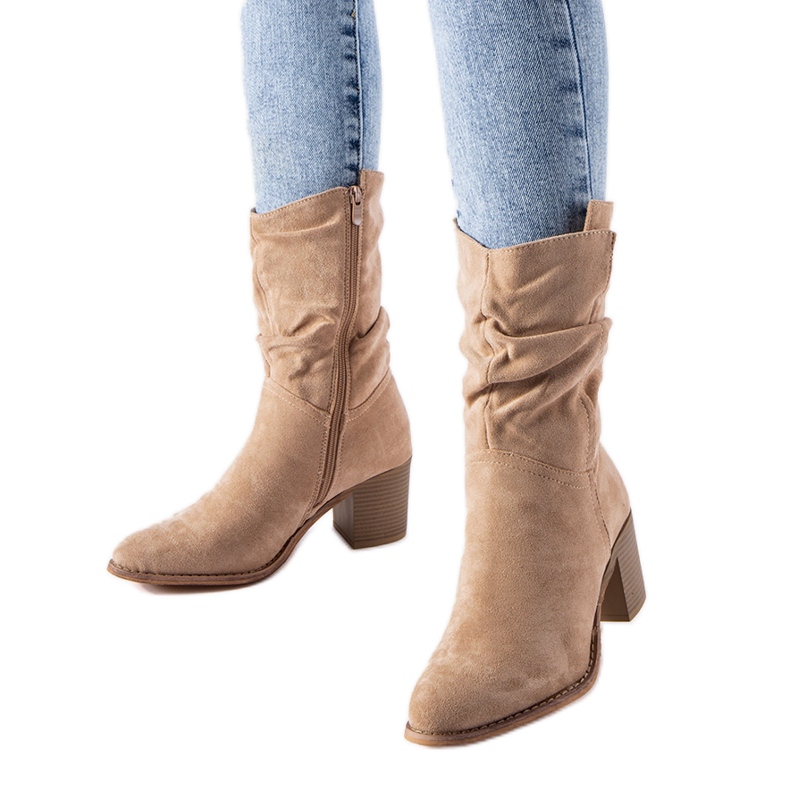 Bézs színű hőszigetelt cowboy csizma a Filomena-tól Bézs színű hőszigetelt cowboy csizma a Filomena-tól