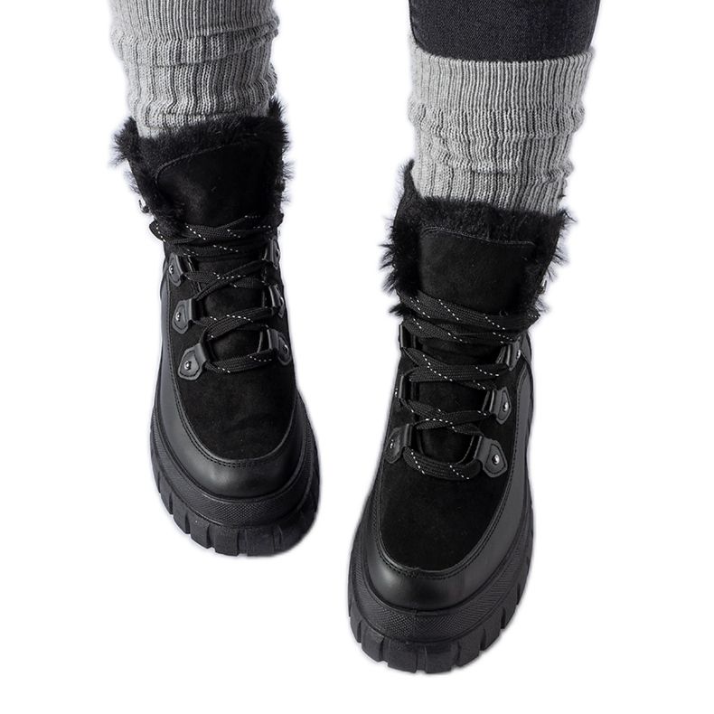 Fekete bokacsizma masszív Cervantes talppal