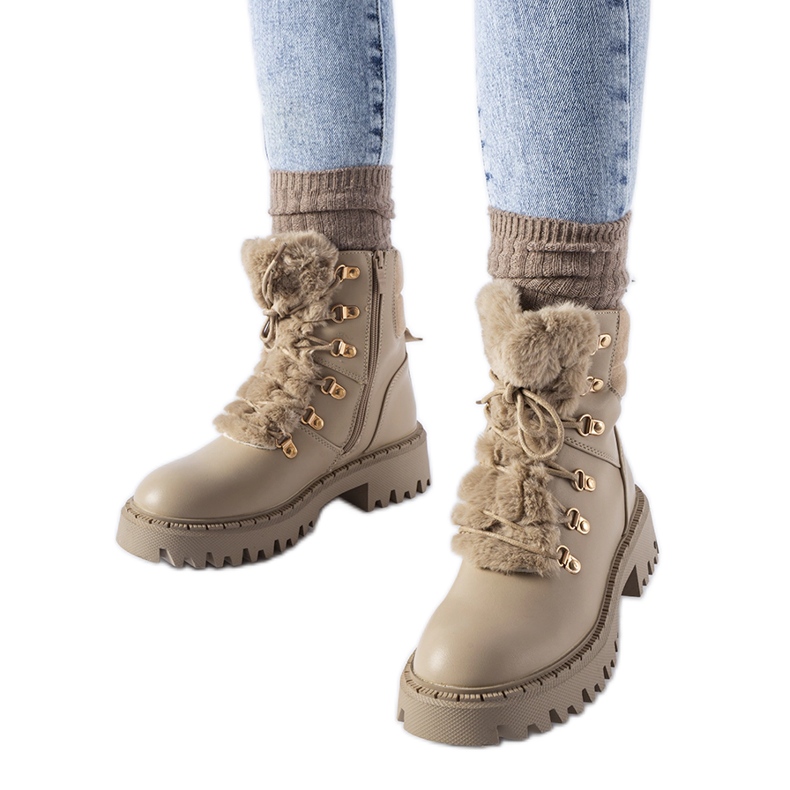 Bézs színű munkásnadrág díszszőrmével a Quarto-tól