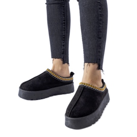 Fekete alacsony hócsizma dekoratív Fori varrással